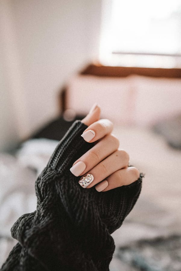Stylizacja paznokci - manicure klasyczny